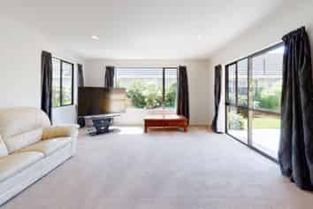 12 Davidson Street, Allenton