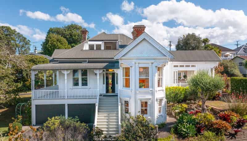 6 Glade Place, Birkenhead