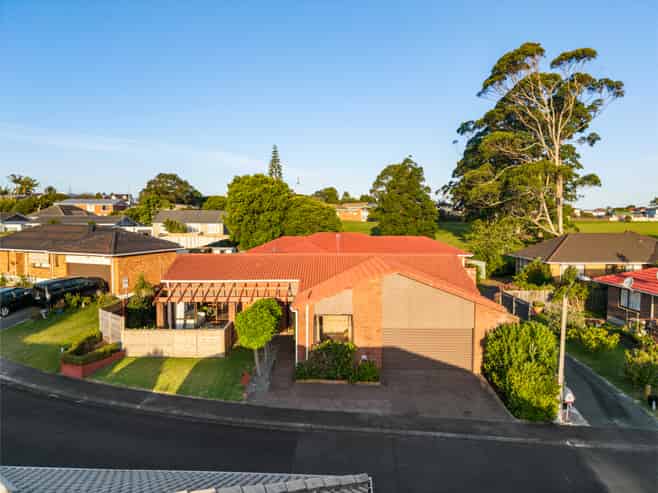 4 Bosnyak Drive, Te Atatu South