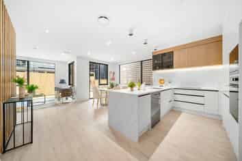 102a Oneroa Way, Long Bay