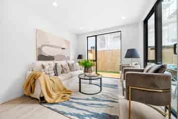 102a Oneroa Way, Long Bay