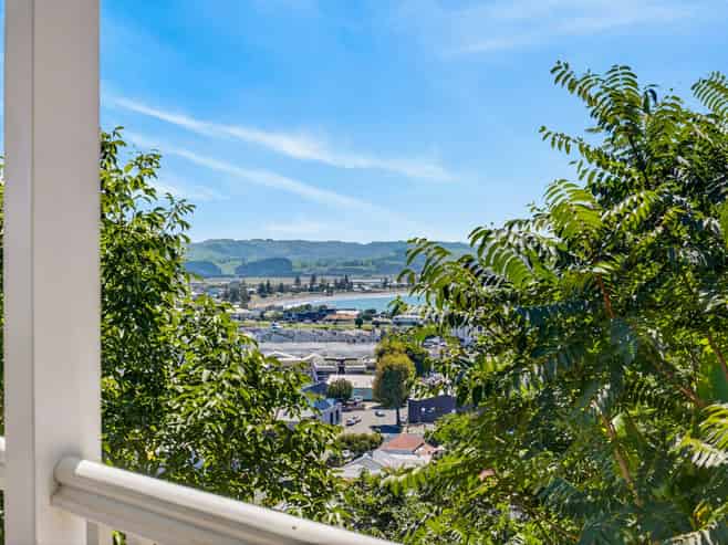 1 Denholm Road, Hospital Hill