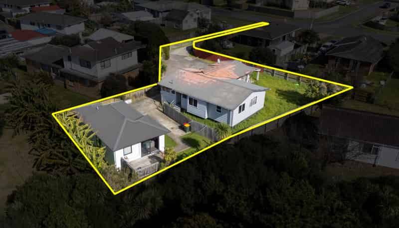 90 Chelburn Crescent, Mangere East