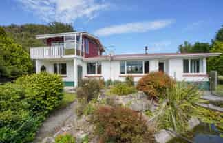 33 Bay View Road, Woodend