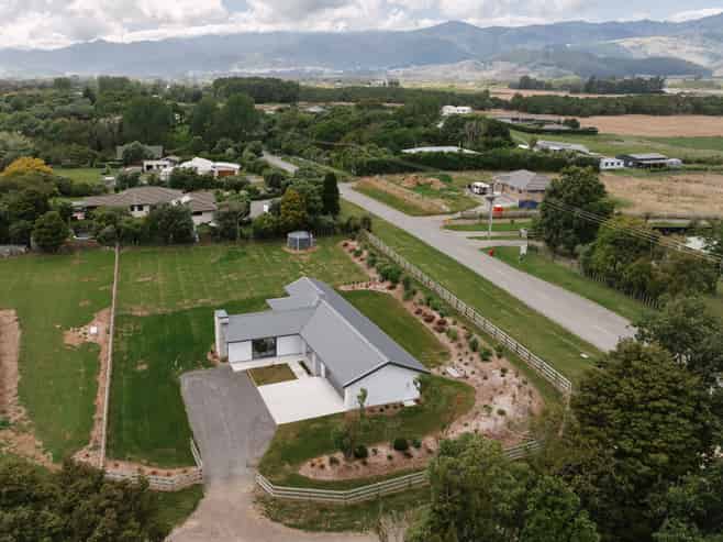 4 Coach House Lane, Ohau