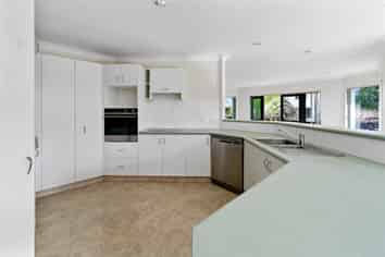 125 Pacific View Road, Papamoa