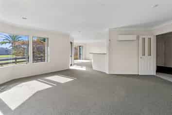 125 Pacific View Road, Papamoa