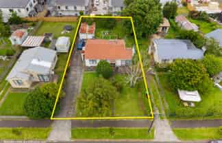 13 Taratoa Street, Point England