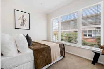 2/134 St Johns Road, Saint Johns