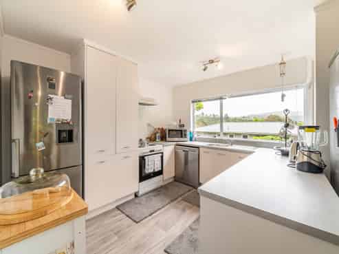 19B James Grove, Stokes Valley