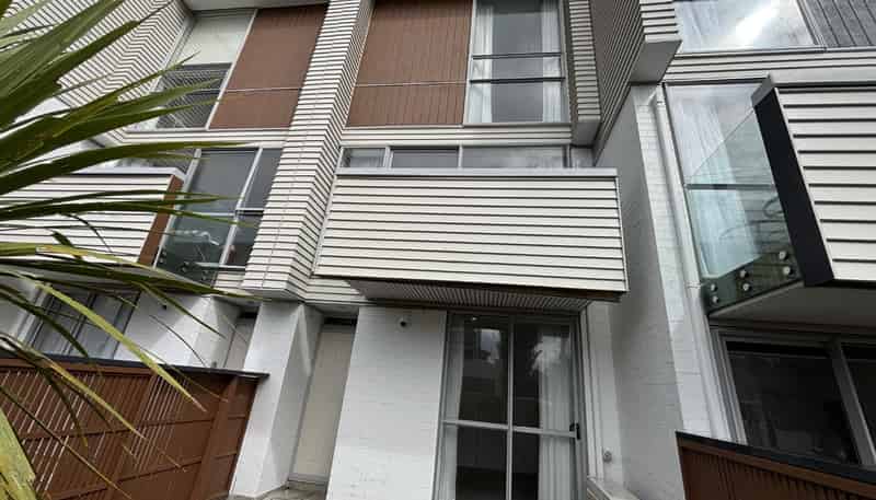 10/120 Rintoul Street, Newtown