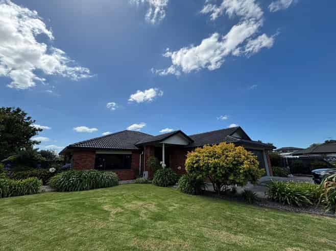25 Moss Crescent, Takanini