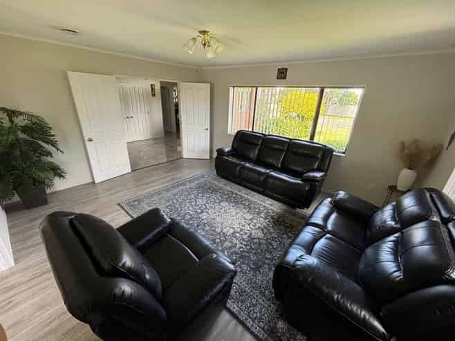 25 Moss Crescent, Takanini