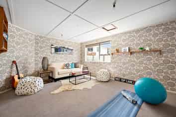 7 Tree Top Lane, Paparangi