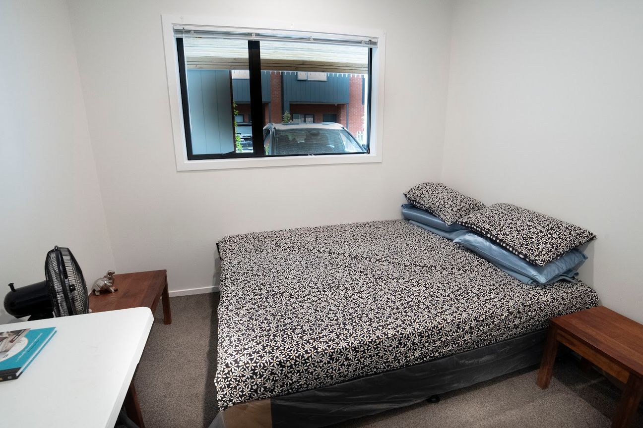 CV $650k, selling for $569k = $81k Instant equity - Więcej