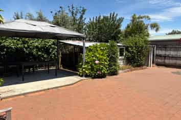 90 Grove Street, The Wood