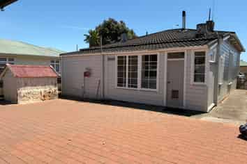 90 Grove Street, The Wood