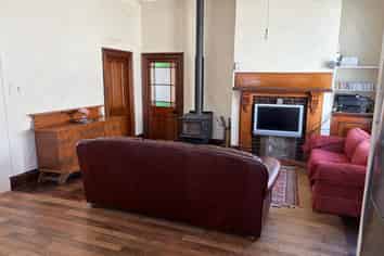 90 Grove Street, The Wood