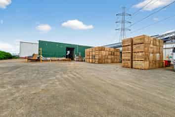 Triple net lease, large landholding