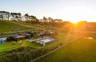 55 Hull Road, Waitoki