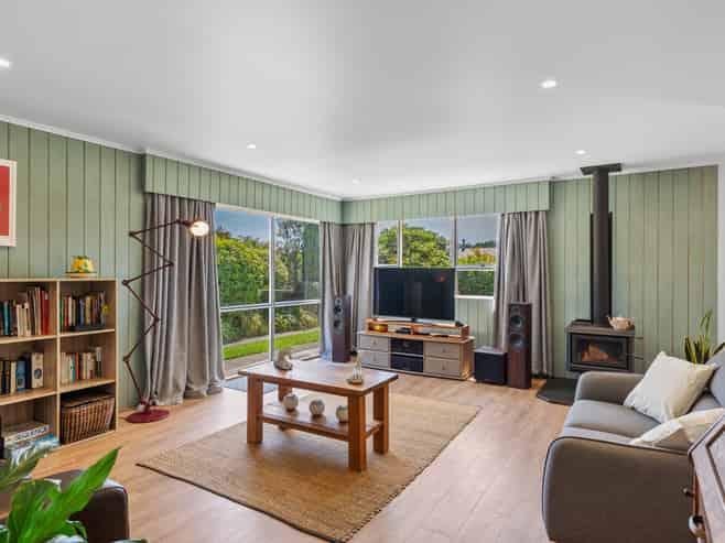 8 Manawa Avenue, Paraparaumu