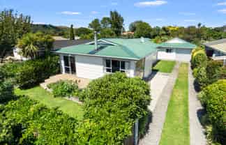 8 Manawa Avenue, Paraparaumu