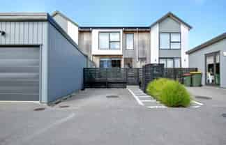 2/21 Podgora Avenue, Kumeu