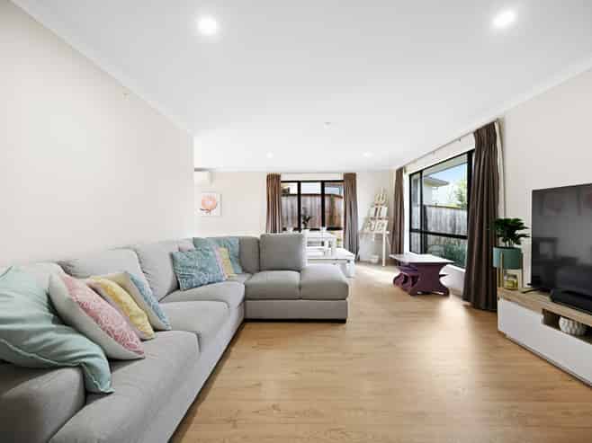 4 Azure Place, Huntington