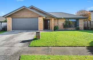 4 Azure Place, Huntington