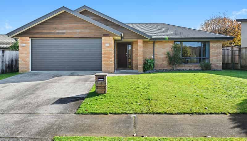 4 Azure Place, Huntington