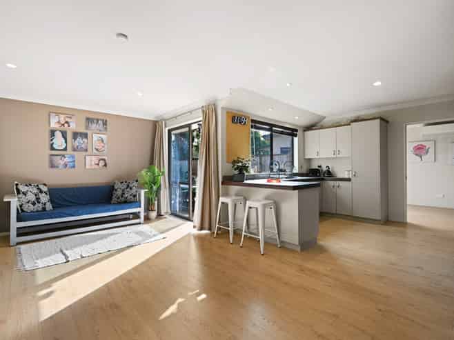 4 Azure Place, Huntington