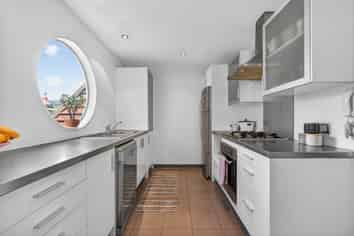 6C/10 Park Avenue, Epuni