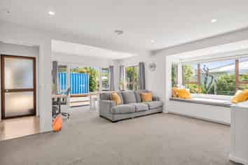 210 Whitby Road, Wakefield