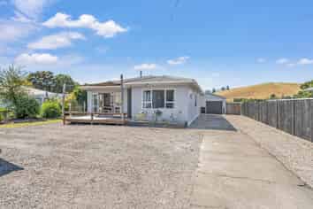 210 Whitby Road, Wakefield