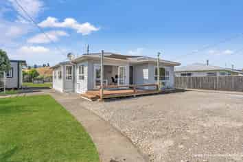 210 Whitby Road, Wakefield