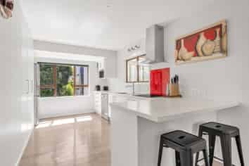 210 Whitby Road, Wakefield