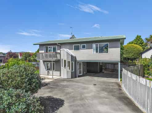 11A Lemari Avenue, Stoke