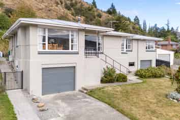 107 Branxholm Street, Roxburgh