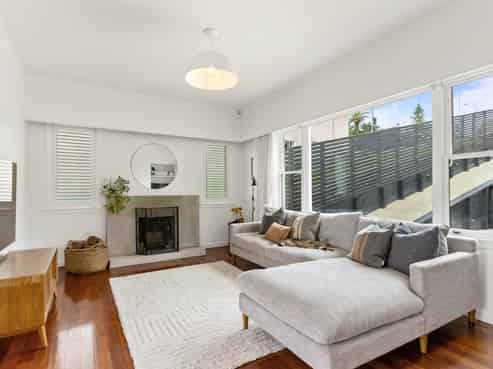 5A Lake Road, Northcote