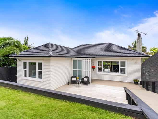 5A Lake Road, Northcote