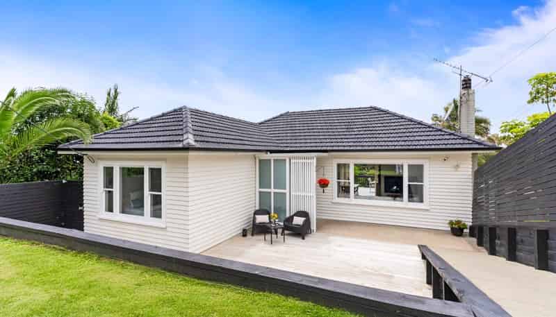 5A Lake Road, Northcote