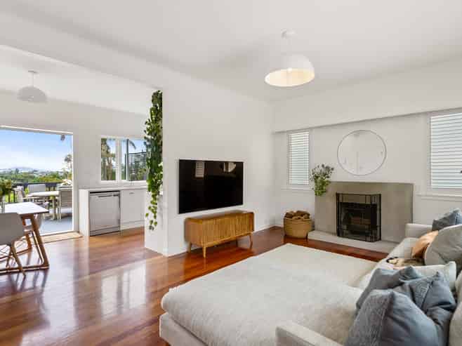 5A Lake Road, Northcote