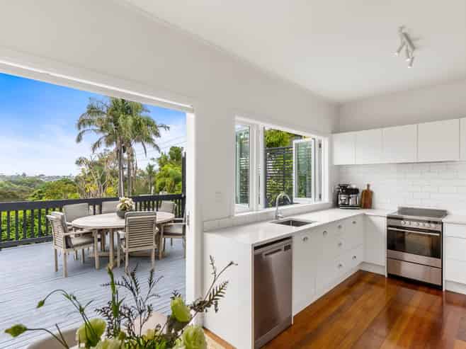 5A Lake Road, Northcote