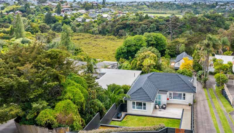 5A Lake Road, Northcote