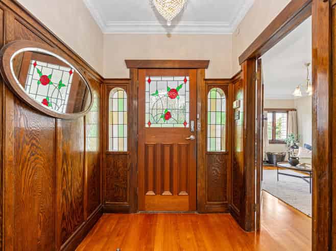 18 Fairholme Avenue, Epsom