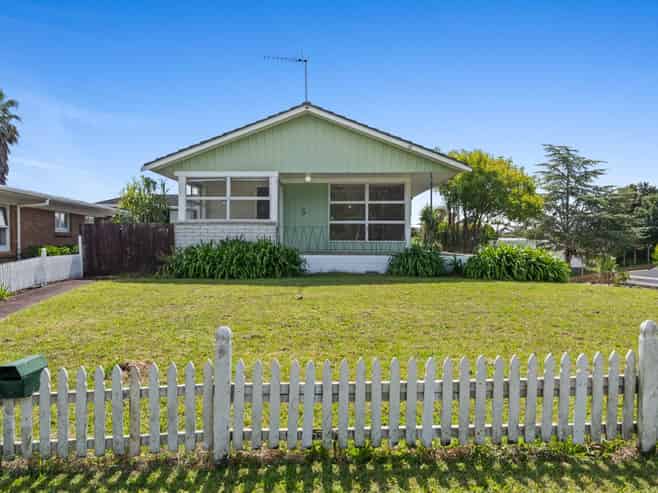 5 Murvale Drive, Bucklands Beach