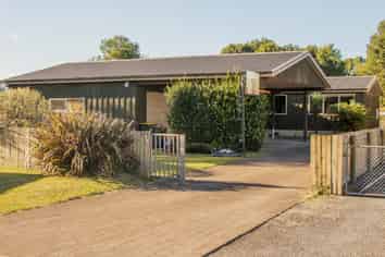 13 Earle Road, Broadlands
