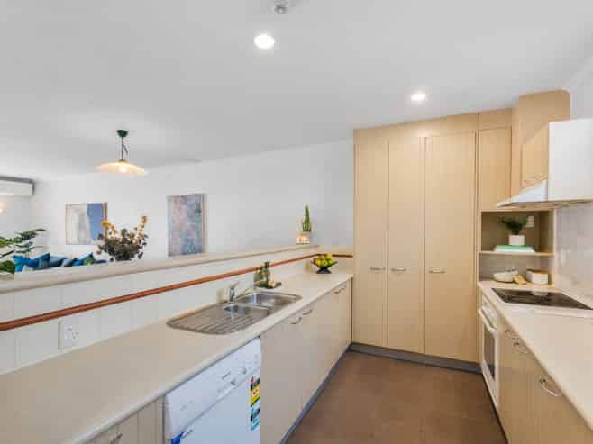 2B/8 Farnham Street, Parnell