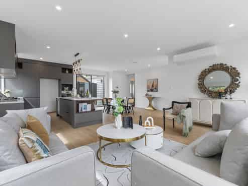 27A La Perouse Street, Botany Downs