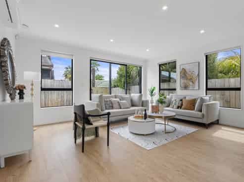 27A La Perouse Street, Botany Downs